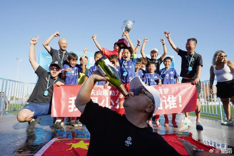 Góc Nhìn OKVIP: 3 tháng châu Âu 2 cup! Dong Lu: Một lần vô địch là tình cờ, hai lầ